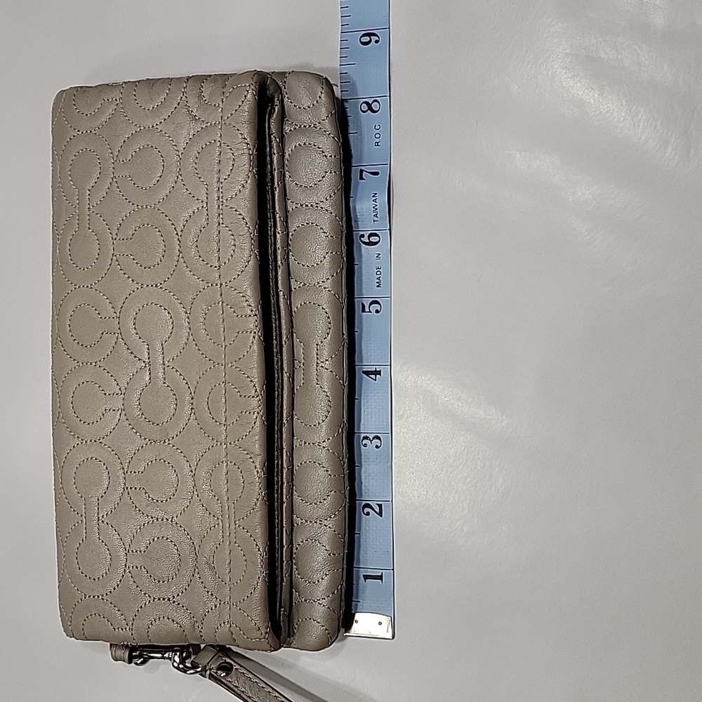 Coach Clutch / Wristlet.  Metallic Taupe Color with Silver Hardware, EUC - Picture 7 of 12